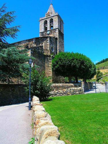 فيلا Esplendida Casa En El Centro De Llivia Con Piscina المظهر الخارجي الصورة